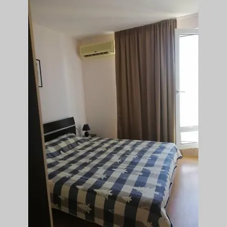 Апартамент Noks Spacious 1 Bed Flat Sunny Terrace 6 Min *