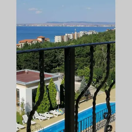 Noks Spacious 1 Bed Flat Sunny Terrace 6 Min Apartmán